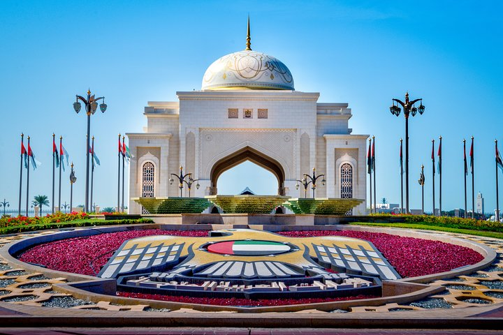 Abu Dhabi to Al Ain : From Royal Grounds to Mountain Peaks - Photo 1 of 6